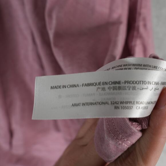 Ariat Flowy Francesca Top Nostalgia Rose Oversized Fit Split Neck Shark Bite Hem - Picture 7 of 10